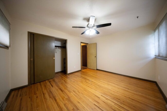 Building Photo - Mid-Century 3 Bedroom in Pine Valley Estates