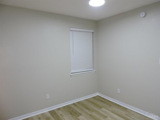 Building Photo - 830 Calhoun Ave