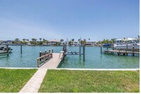 Building Photo - 10128 Yacht Club Dr