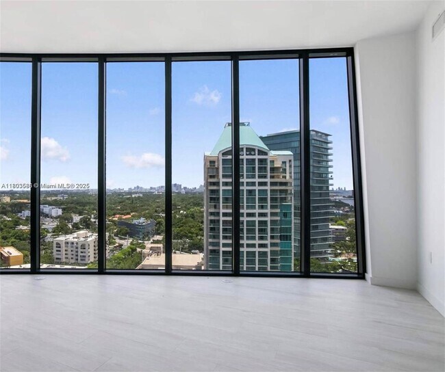 Building Photo - 2831 S Bayshore Dr