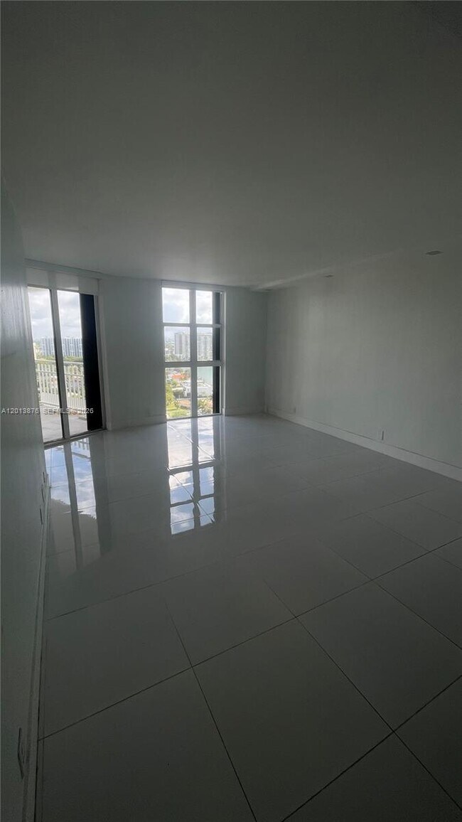 Building Photo - 4000 Towerside Terrace