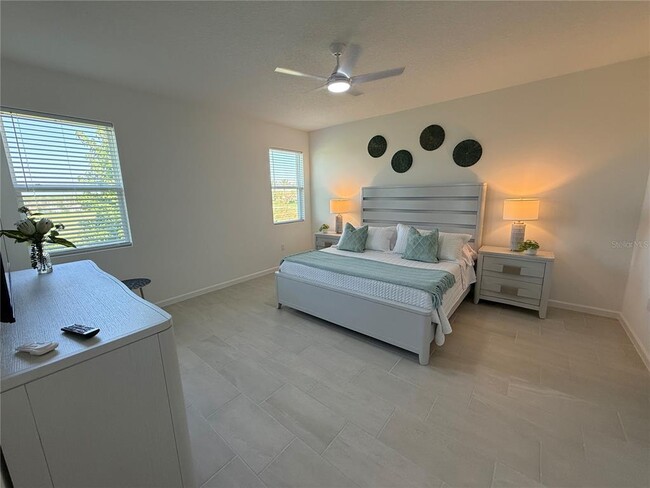 Building Photo - 1165 Lakeshore Breeze Pl