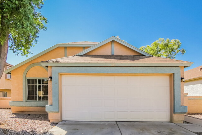 Building Photo - 921 S Val Vista Dr