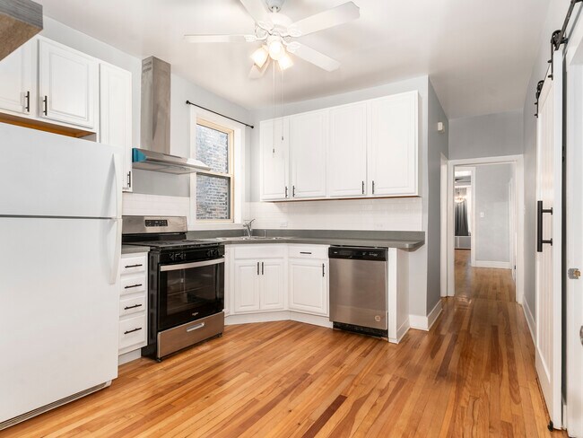 Building Photo - 3345 N Springfield Ave