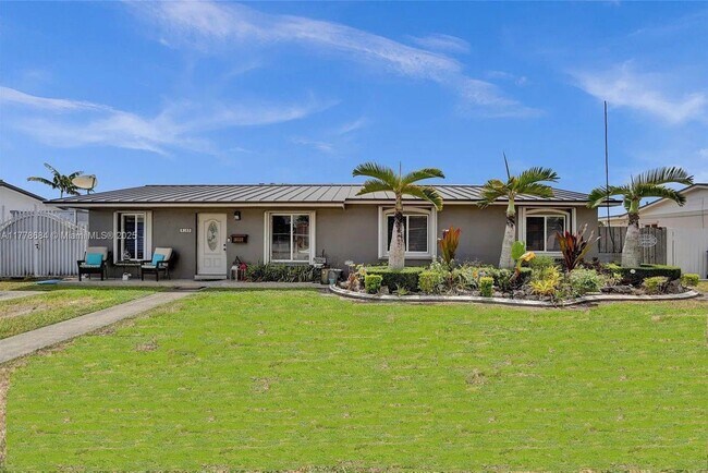 Building Photo - 5105 SW 128th Pl