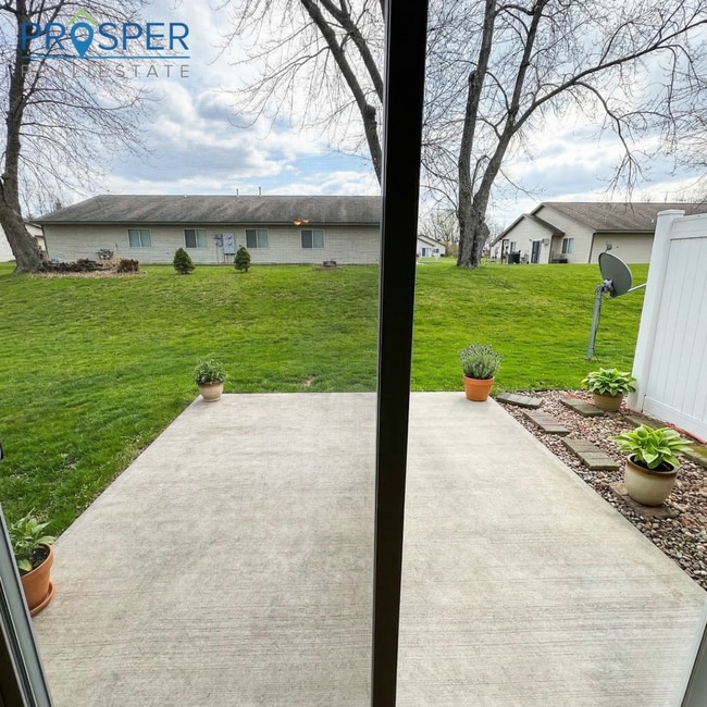 Building Photo - DA216X