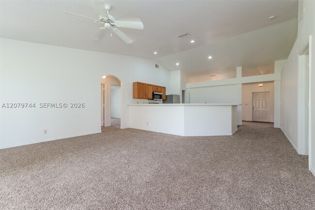 Building Photo - 2831 SE Hutchings Ave