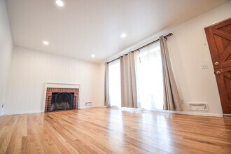 Building Photo - Beautiful 3 Bedroom Home in SW Portland