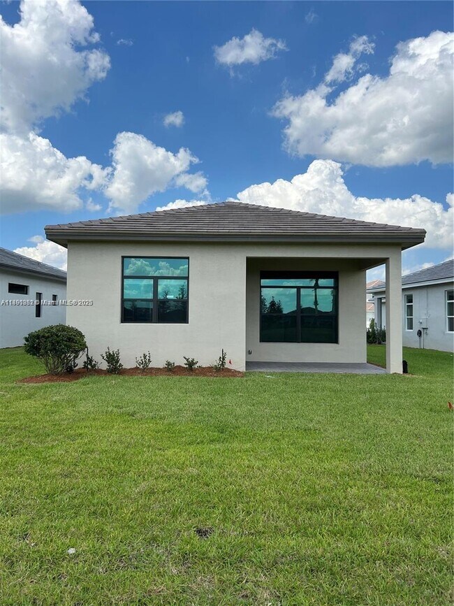 Building Photo - 9387 SW Pepoli Way