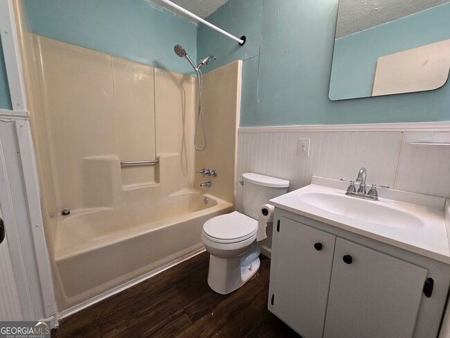 Building Photo - 412 S Ashley St