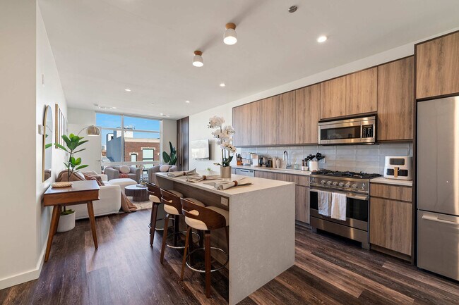 Building Photo - 1122 W Chicago Ave