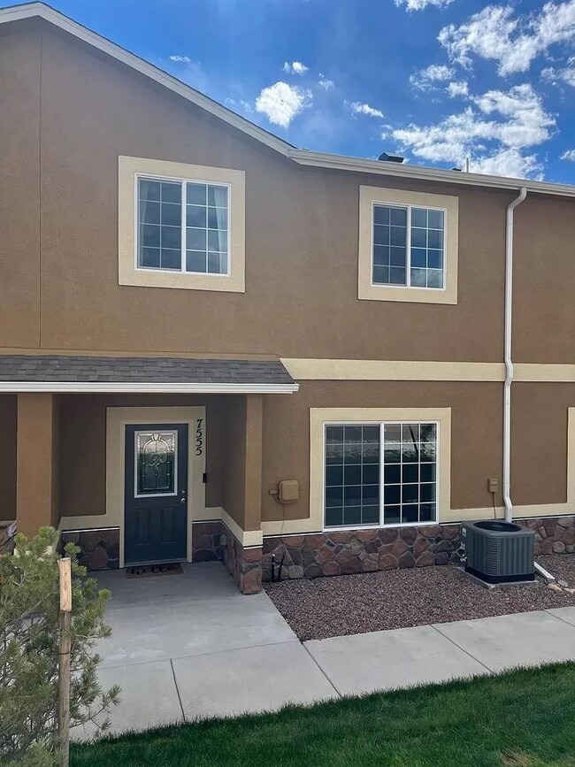 Building Photo - 7555 Forest Meadows Ave