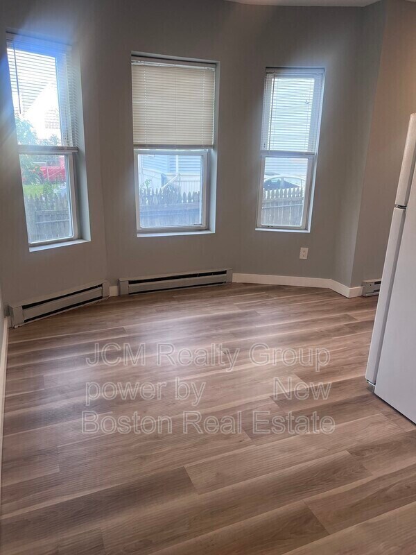 Building Photo - 56 Johnson St