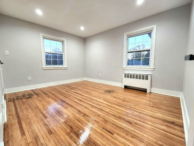 Building Photo - 85 Forest Hill Pkwy