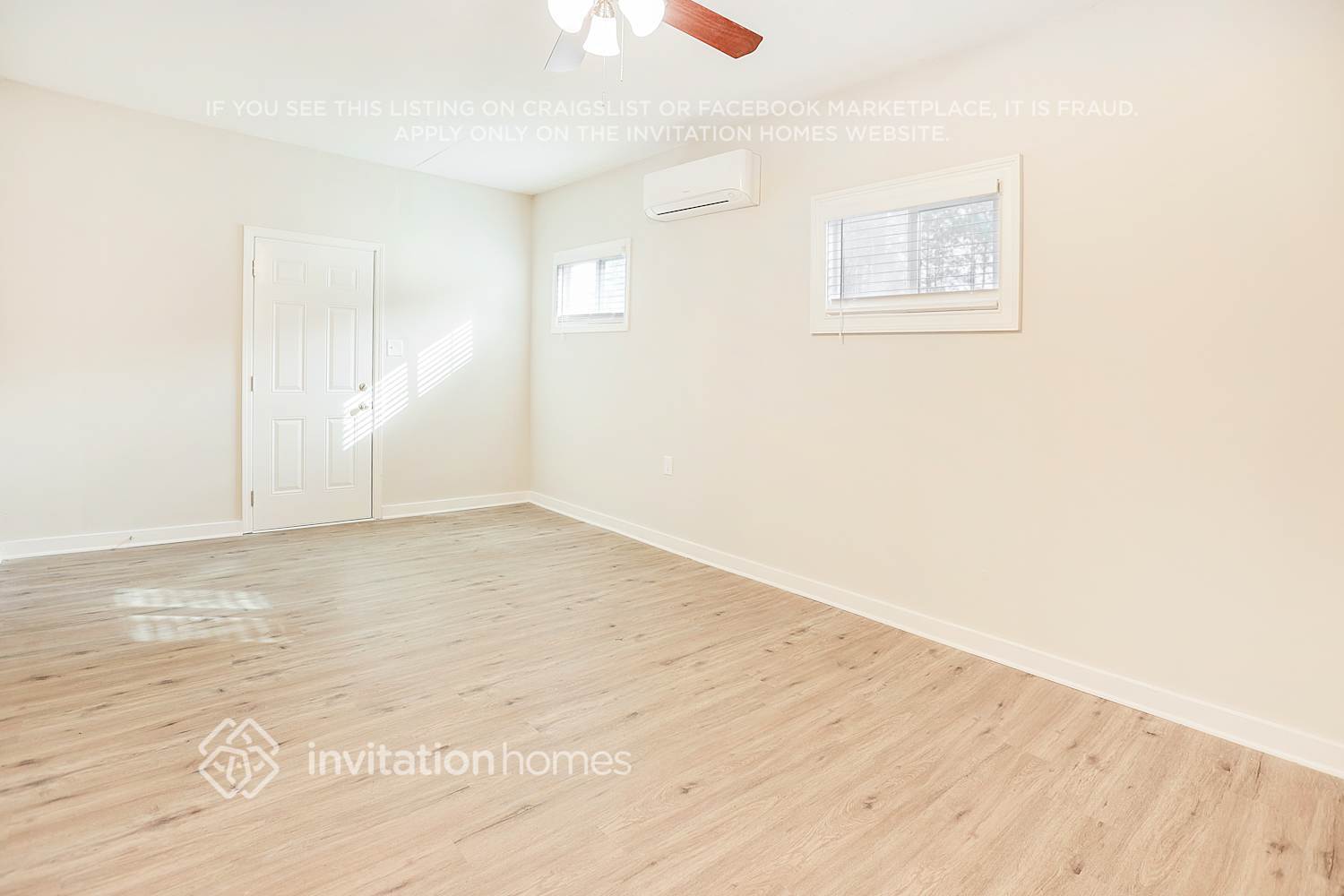 Building Photo - 237 W James Cir