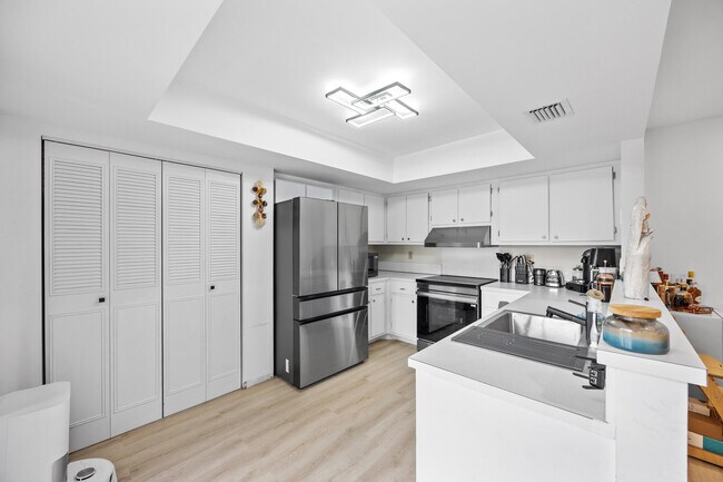 Building Photo - 12049 Basin St N