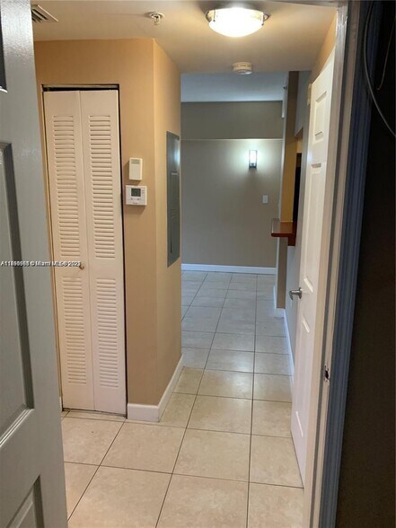 Building Photo - 134 SW 7th Ave