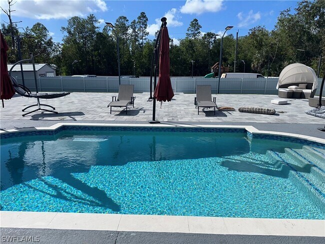 Building Photo - 3417 31st St W