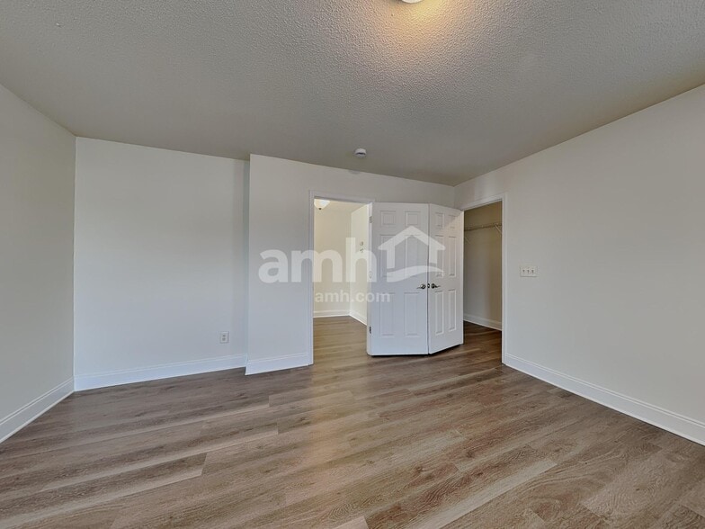 Building Photo - 6017 Namozine Ct