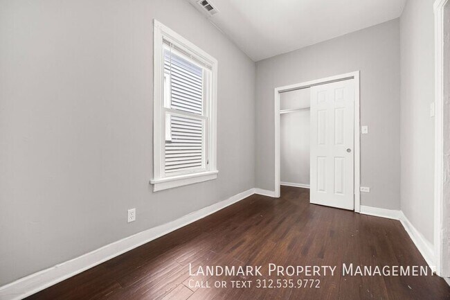 Building Photo - 2947 N Avers Ave