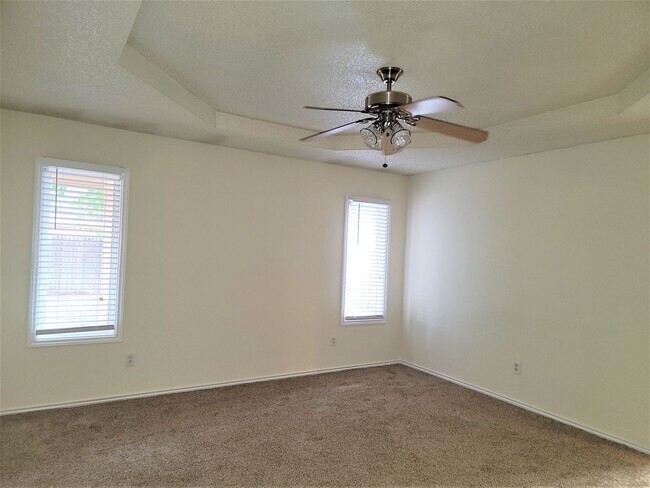 Building Photo - Awesome 3/2/2 in Southwest Lubbock