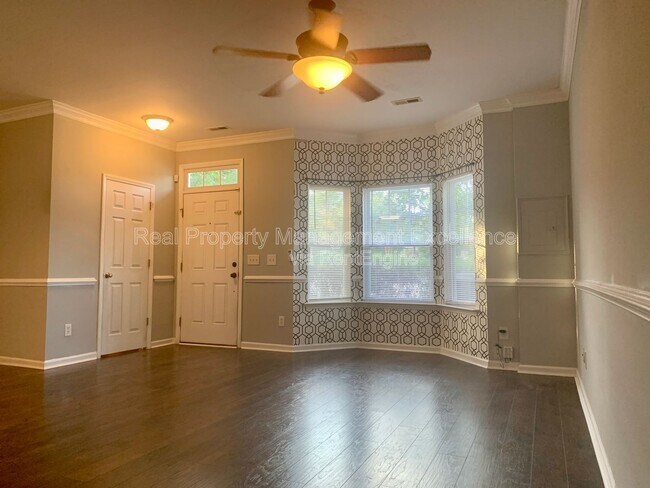 Building Photo - 330 Gilman Ln
