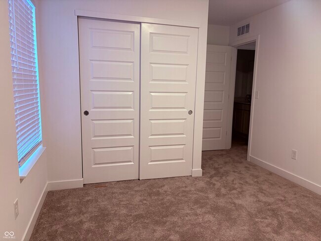 Building Photo - 5916 Sunstone Rd