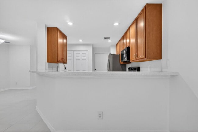 Building Photo - 16218 Sierra Palms Dr