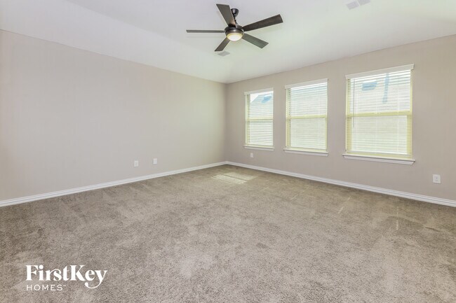 Building Photo - 2144 Clarion Dr