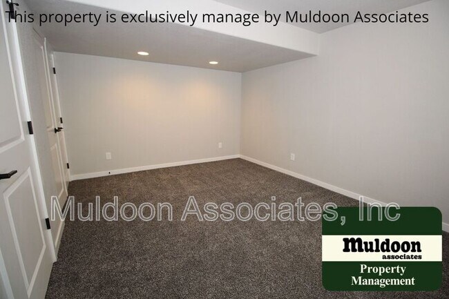 Building Photo - 10339 Finn Dr