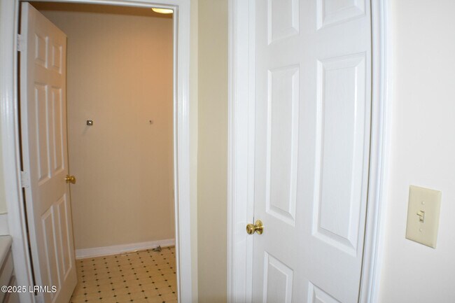Building Photo - 1231 Ladys Island Dr
