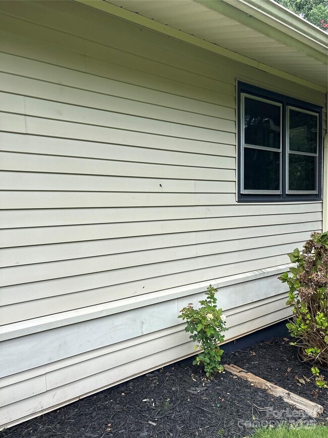 Building Photo - 6225 Branch Hill Cir