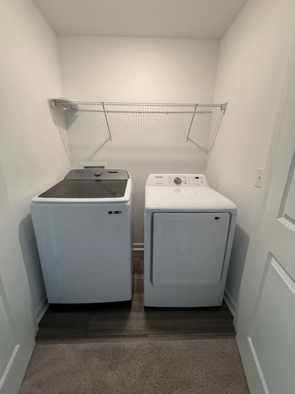 Building Photo - 3BR 2.5BA Townhome w/ Attached Garage • Granite Kitchen • Patio in Gibsonton