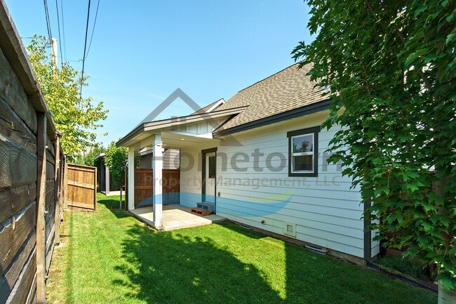 Building Photo - Craftsman-Style Home in Coeur d'Alene with 2 Bedrooms, 1.5 Bathrooms!