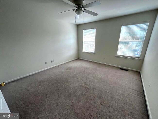 Building Photo - 244 S Azalea Ct