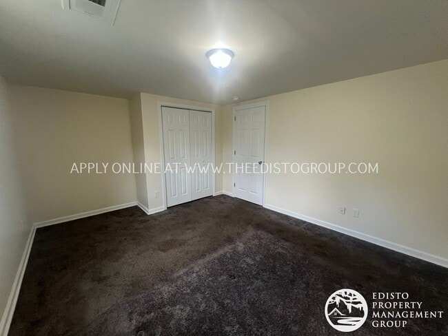 Building Photo - Charming 3BR Home with Screened Porch & Sp...