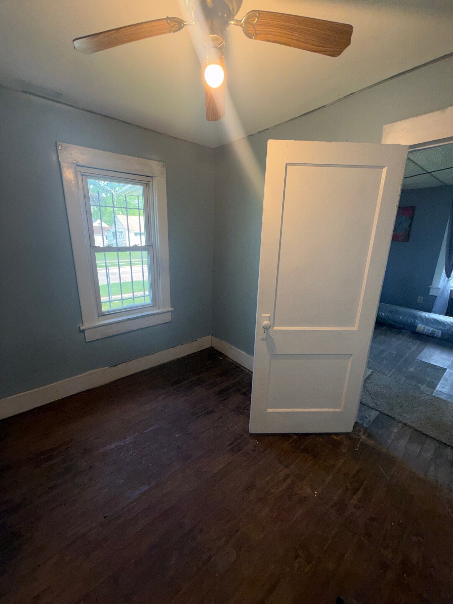 Building Photo - 805 Waldman Ave