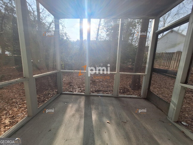 Building Photo - 160 Braelinn Courts