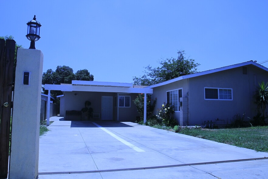 Building Photo - 15340 Hart St
