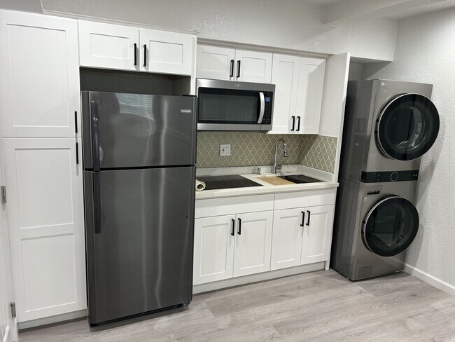 Building Photo - Super Cute 1 Bedroom, 1 Bath ADU