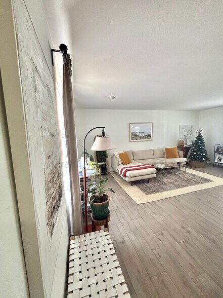 Building Photo - 501 18th St