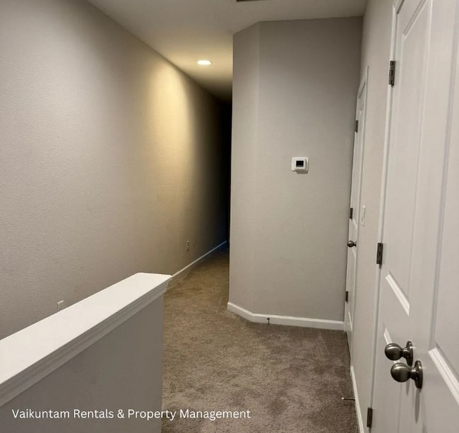 Building Photo - 370 Richmond Dr