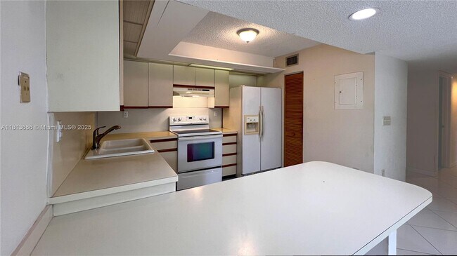 Building Photo - 13255 SW 88th Ln