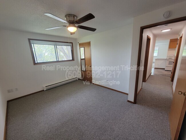 Building Photo - 1618 W 7th Pl