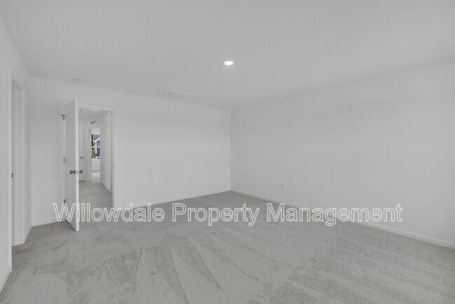 Building Photo - 749 Swim Cave Ln