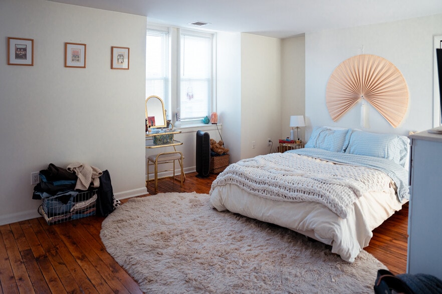 Building Photo - 625 S Negley Ave