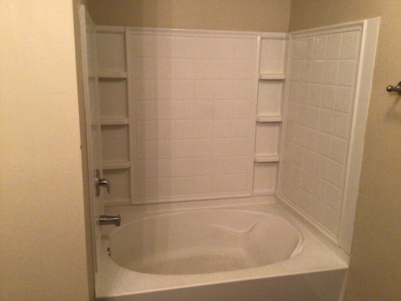 Building Photo - 7 Holly Springs Cir