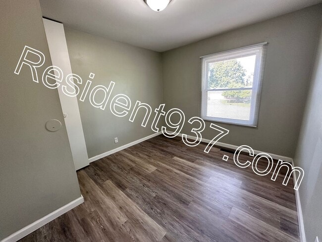 Building Photo - Updated 3 Bed home on cul-de-sac