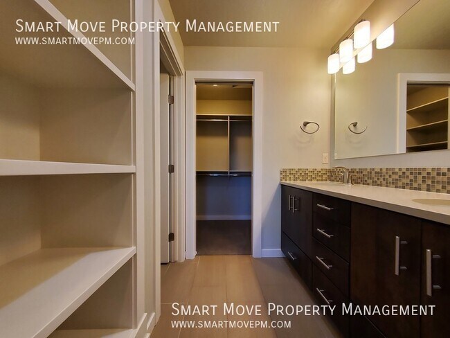 Building Photo - 3905 Woodcraft-