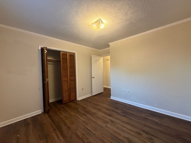 Building Photo - 4063-4063 Wynn St